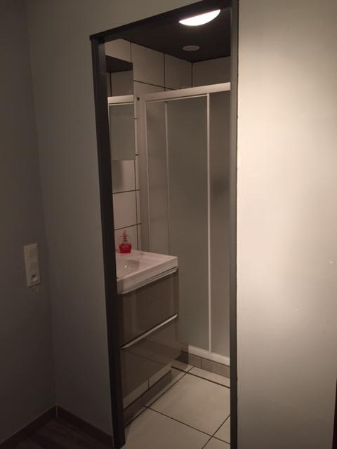 APPARTEMENT F1 en RDC